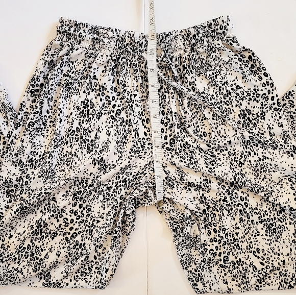 NWOT Joggers - Picture 3 of 10